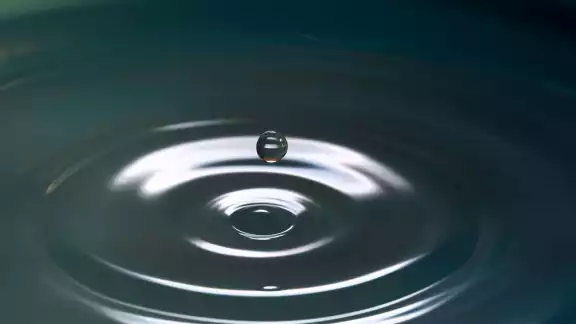 Es una costumbre que en el Sábado de Gloria se arroje agua