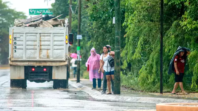 Según el SMN y la Conagua, la baja presión tiene el 10% de probabilidad de evolucionar a ciclón en las próximas 48 horas