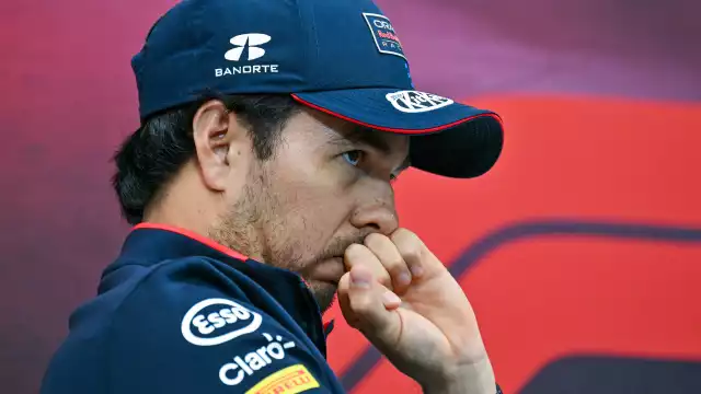 Checo sin mejoras en la P1