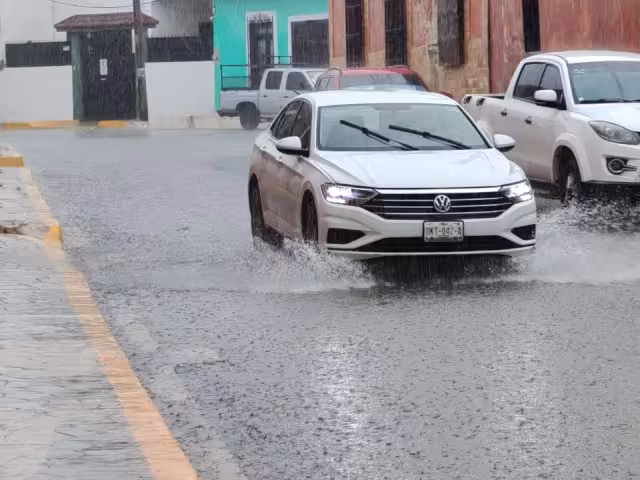 Protección Civil advirtió sobre posibles lluvias durante el Grito de Independencia en Campeche.