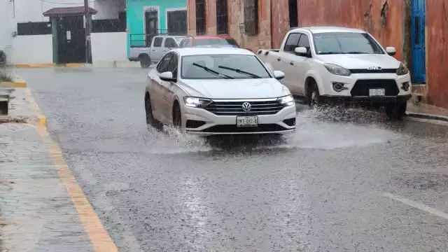 Protección Civil advirtió sobre posibles lluvias durante el Grito de Independencia en Campeche.