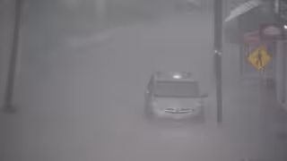 Lluvias por Onda Tropical 10 causan caos vial en Campeche: Protección Civil emite alerta