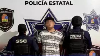 Detienen a menor de edad a bordo de motocicleta con reporte de robo en Cancún