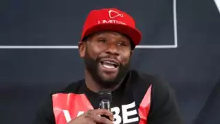 Floyd Mayweather desafía a la leyenda: "Vencería a los Chávez con una mano"