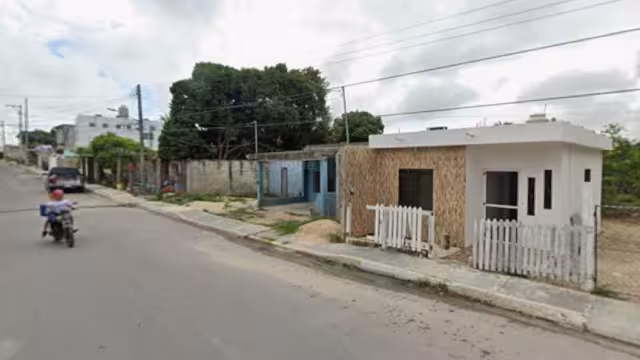 Vecinos de la colonia La Playa llevan más de 72 horas sin agua potable, lo que afecta actividades básicas.