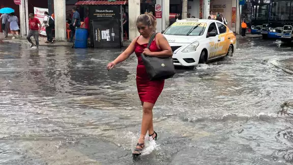 Protección Civil de Yucatán dio a conocer que la vigilancia de dos ondas tropicales se mantiene Protección Civil de Yucatán dio a conocer que la vigilancia de dos ondas tropicales se mantiene