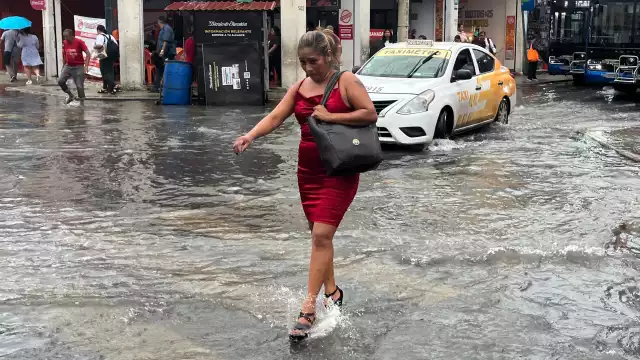 Protección Civil de Yucatán dio a conocer que la vigilancia de dos ondas tropicales se mantiene