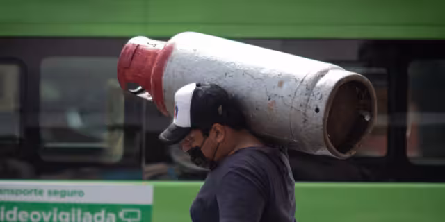 Cada vez más usuarios denuncian a empresas que no quieren cambiar los tanques en mal estado