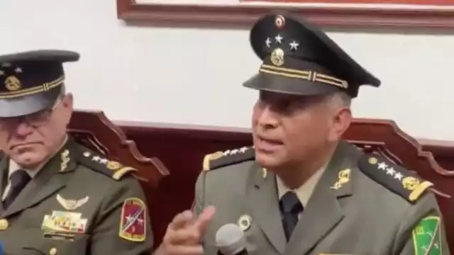 Jesús Leana Ojeda, comandante de la Tercera Región Militar (derecha)