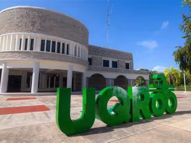 Trabajadores de la Uaeqroo claman no haber recibido aguinaldos completos este 2024.