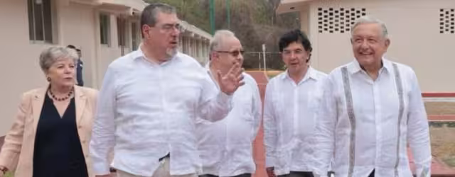 Los presidente de México, Andrés Manuel López Obrador y Guateala, Bernardo Arévalo en su encuentro en Chiapas