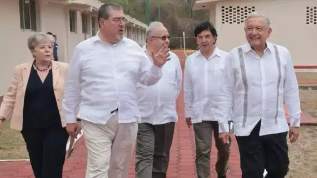 Los presidente de México, Andrés Manuel López Obrador y Guateala, Bernardo Arévalo en su encuentro en Chiapas