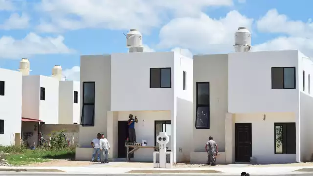 Las primeras 2 mil 500 casas del programa se terminarán a fi nales de mayo, anuncia el Infonavit