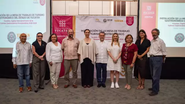 Durante la sesión, los integrantes de la mesa rindieron protesta y se comprometieron a promover la proyección nacional e internacional de Yucatán como destino gastronómico