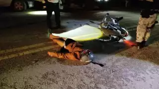 Fallece motociclista al chocar  contra  góndola en Calakmul