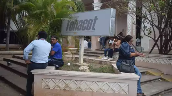 Atiende a 200 personas al día, la mayoría acude para hacer frente a los gastos para el regreso a clases Atiende a 200 personas al día, la mayoría acude para hacer frente a los gastos para el regreso a clases