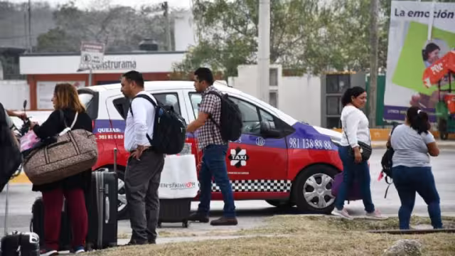 En Campeche, el servicio de taxis podría aumentar su tarifa en más de 15 pesos, según Román Acuña Estrada, representante de la Unión de Concesionarios del Sureste.