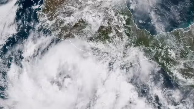 SMN emite alerta por tormenta tropical Dalia en el Pacífico