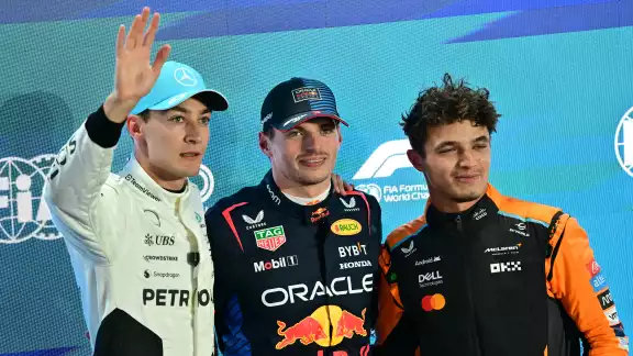 La pole cayó en Mercedes tras sanción en Red Bull La pole cayó en Mercedes tras sanción en Red Bull