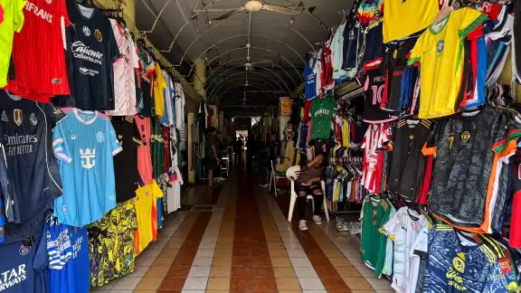 Decenas de comercios permanecen sin luz en algunas zonas del centro de Mérida Decenas de comercios permanecen sin luz en algunas zonas del centro de Mérida