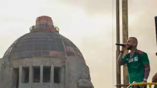 Maluma y su palomazo improvisado conquistan el Monumento a la Revolución