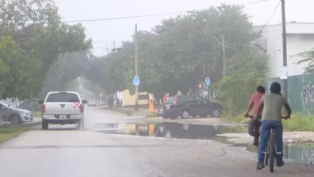 Ante el mal clima, recomiendan a la población tomar precauciones al salir