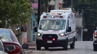 El lesionado llegó a la Cruz Roja, pero inicialmente rechazó ser hospitalizado.