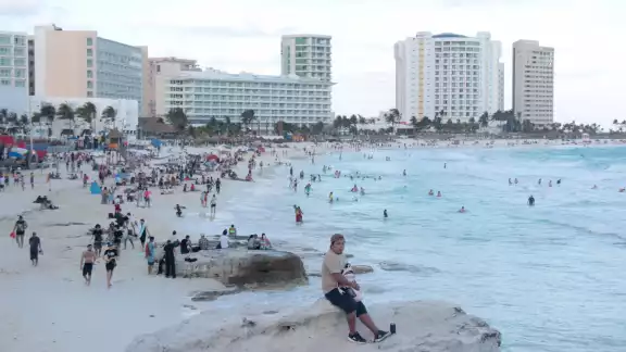 El fuerte oleaje es uno de las razones para no ingresar al agua