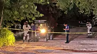 Localizan cuerpo sin vida dentro de una camioneta en Cancún