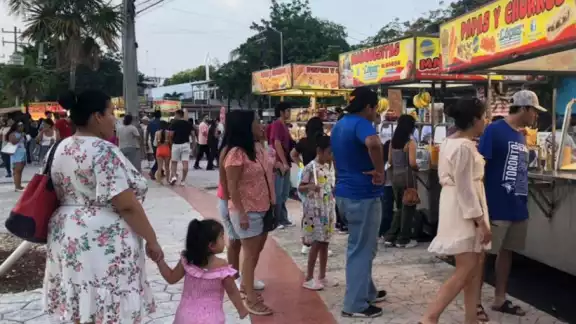 El parque de las palapas volvió a recibir a miles de visitantes en Cancún