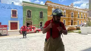 Falla en elevador deja a dos personas atrapadas en el Palacio de Gobierno en Campeche