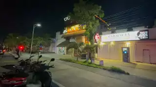 Violencia en Tulum: Comando armado ejecuta a dos hombres en bar del centro      