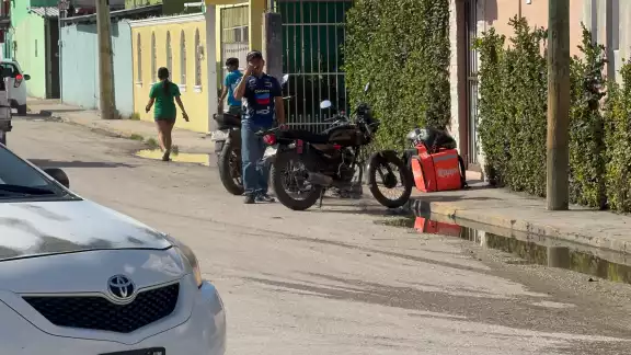 Un motomandadito fue atropellado en la colonia Belisario Domínguez, en Ciudad del Carmen. Un motomandadito fue atropellado en la colonia Belisario Domínguez, en Ciudad del Carmen.