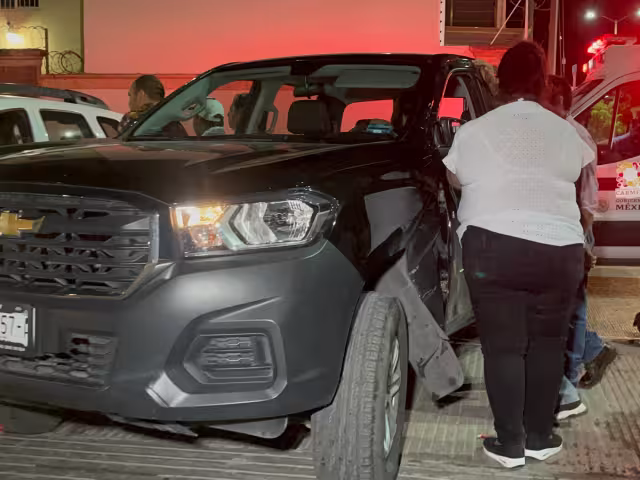 Una mujer se fugó tras accidentar a una pareja en moto sobre la avenida Contadores