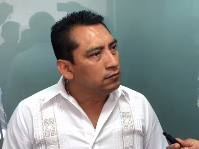 Gaspar Nah Miss pidió al SNTE aclarar acusaciones por presunta venta de plazas.