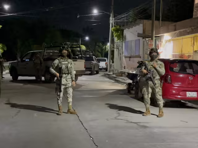 La Fiscalía de Veracruz confirmó que, tras el intercambio de disparos, cinco presuntos delincuentes fueron abatidos