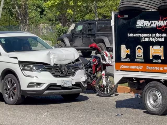 Una colisión por alcance en Ciudad del Carmen dejó varios miles de pesos en daños materiales