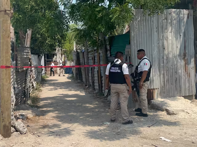 Los vecinos recibieron al sujeto con dos balazos en la pierna