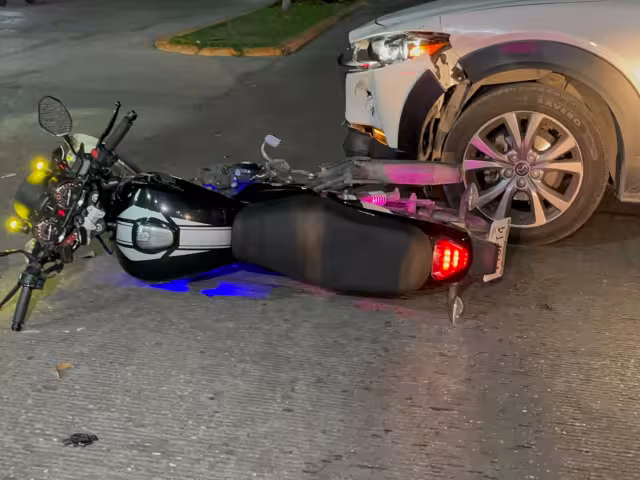Motociclista accidentado y detenido en la burócratas.