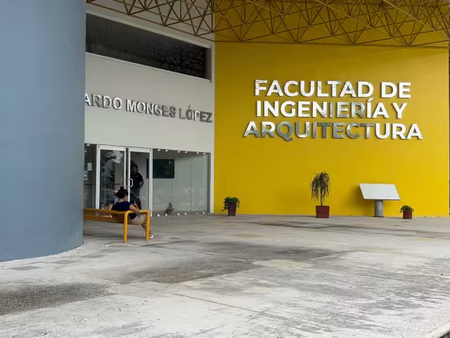 La UNACAR ha iniciado un proceso legal contra un ex profesor que irrumpió en el Campus III y rompió una puerta