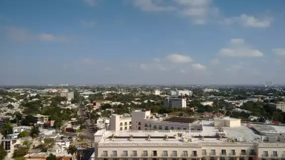 La capital del estado es reconocida por el color de la cantera, que es un material propio de la región