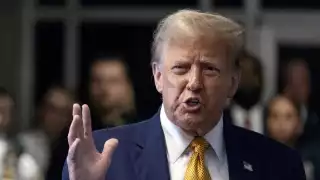 Donald Trump se presenta en elecciones primarias tras ser declarado culpable de sobornos