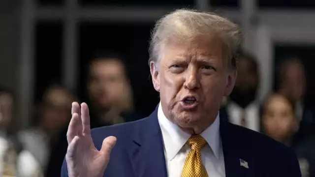 Donald Trump se presenta en las urnas tras ser declarado culpable de sobornos