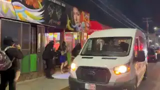 Confirman rescate de ocho mujeres víctimas de explotación laboral durante cateo de un bar en Cancún