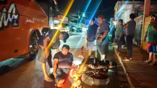 Accidente en Calkiní deja un motociclista lesionado y mototaxista detenido