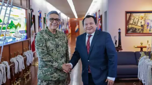 El Gobernador Díaz Mena tuvo una reunión de trabajo con el Secretario de Marina. El Gobernador Díaz Mena tuvo una reunión de trabajo con el Secretario de Marina.