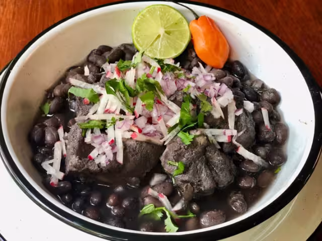 Algunos platillos que forman parte de gastronomía yucateca, tienen su origen en otras regiones del continente americano