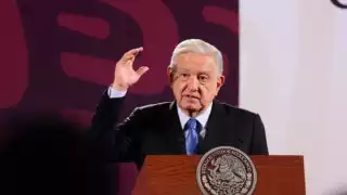 López Obrador critica protesta de trabajadores de la SCJN y pide debate sin confrontación