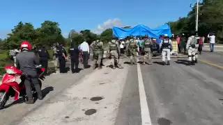 Liberan carretera en Atasta tras 9 días de bloqueos; acuerdan solución eléctrica