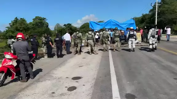 Tras protesta pacífica, CFE y gobierno acuerdan subestación eléctrica en Atasta Tras protesta pacífica, CFE y gobierno acuerdan subestación eléctrica en Atasta